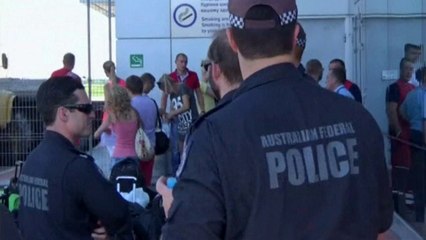 Last plane leaves Ukraine crash site