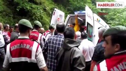 Kamyonet Uçuruma Yuvarlandı 3 Ölü 3 Yaralı