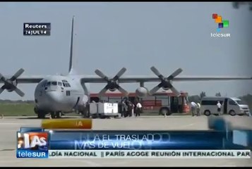 Continúa el traslado de las víctimas del avión malasio siniestrado