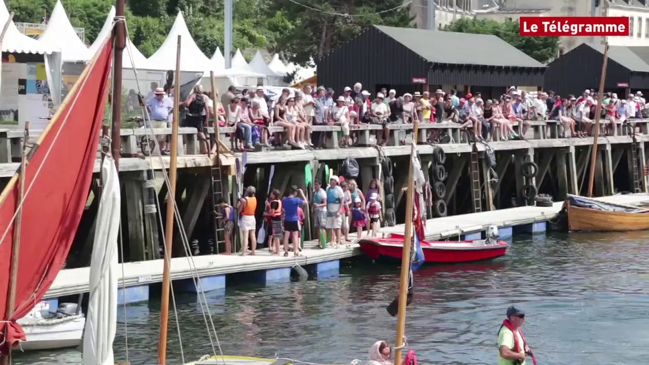 Temps Fête sur Douarnenez. Le passage des écluses
