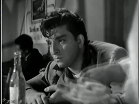 Dertli Ne Ağlayıp Gezersin Burda - Zeki Müren