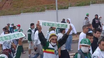 Torcedores do Palmeiras chegam com escolta policial ao Itaquerão -  Brasileirão 2014