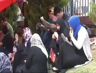 Bayrak gölgesinde adliye nöbeti I www.halkinhabercisi.com