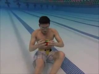 3 Rubik's cubes solved Underwater in 1 minute!