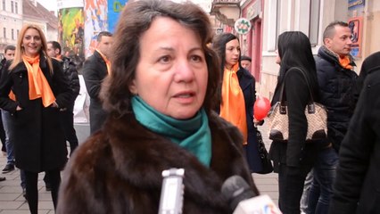 De Valentine's Day, clujenii au cerut in strada demisia lui Victor Ponta - YouTube [720p]