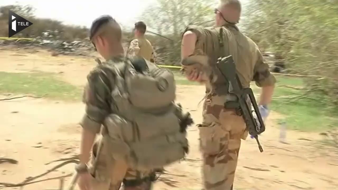 Crash du vol d'Air Algérie : "des débris nombreux et dispersés"