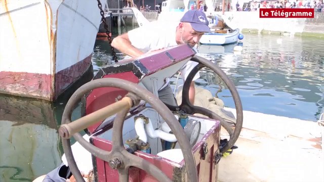 Temps Fête sur Douarnenez. Démonstration de plongée en scaphandriers pieds-lourds