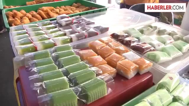 Endonezyalıların en gözde iftar mekanları yemek pazarları -