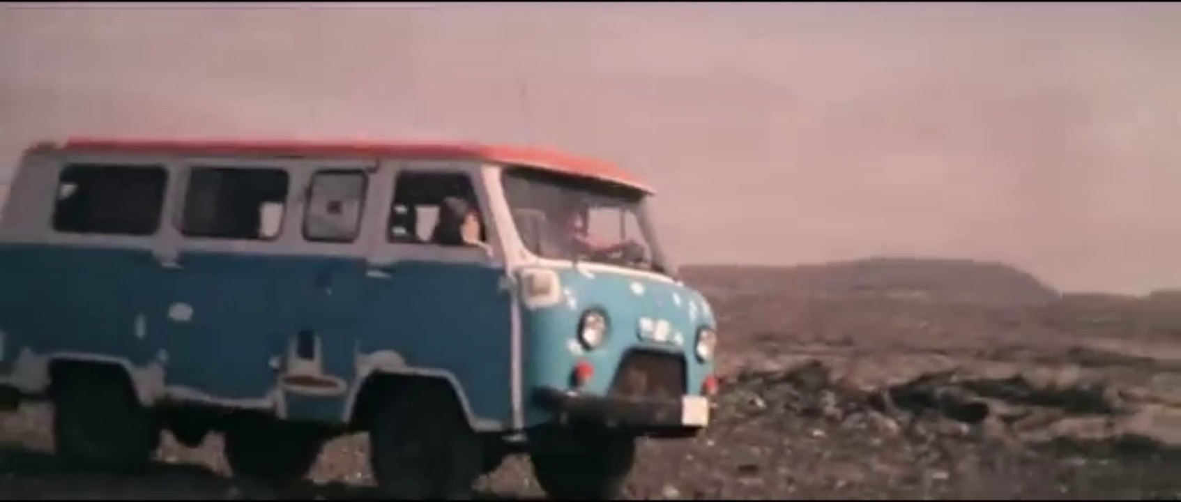 Sander van Doorn, Martin Garrix & DVBBS ft Aleesia - Gold Skies (BIG IN SMASH Remix) [MUSIC VIDEO]