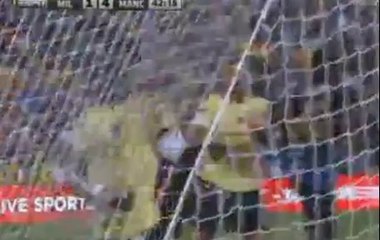 GOL de Sulley Muntari. Milan 1-4 Manchester City.