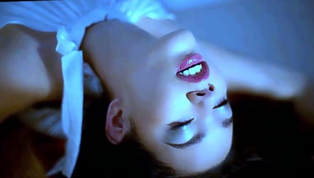 NALAN ALTINÖRS...BENİ SEVMENİ İSTİYORUM