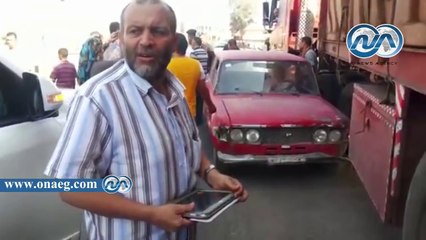 شاهد|| محافظ الاسماعيلية يسحب رخص سيارتين تسيران عكس الاتجاه