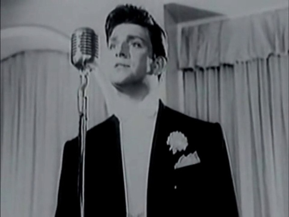 Bülbül Aşıkmış Güle - Zeki Müren (Nilüfer Aydan & Sezen Sezin & Zeki Müren)