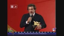 Flavio Insinna riceve il Premio Flaiano 2014 per la migliore conduzione televisiva