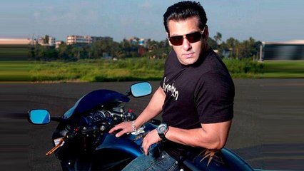 Salman Khan Gives A Free Bike Ride To Fans