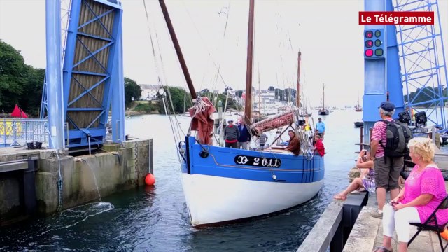 Douarnenez. Temps Fête : l’Etoile de France quitte Port-Rhu