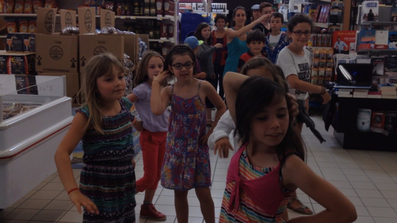 Le flash-mob du centre Saint-Elivet