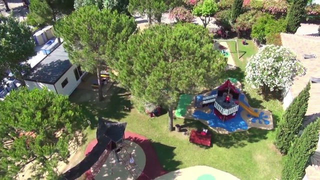 Camping Yelloh! Village La Petite Camargue in Aigues-Mortes - Gard - Languedoc-Roussillon - Camping aan zee