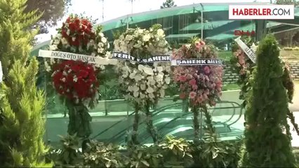 Son Yolculuğuna Porsche'leri ile Uğurlandı