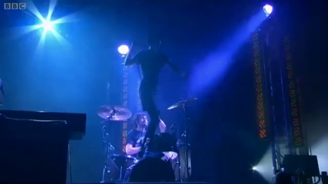 Crystal Castles - Alice Practice Live at Reading Festival 2011