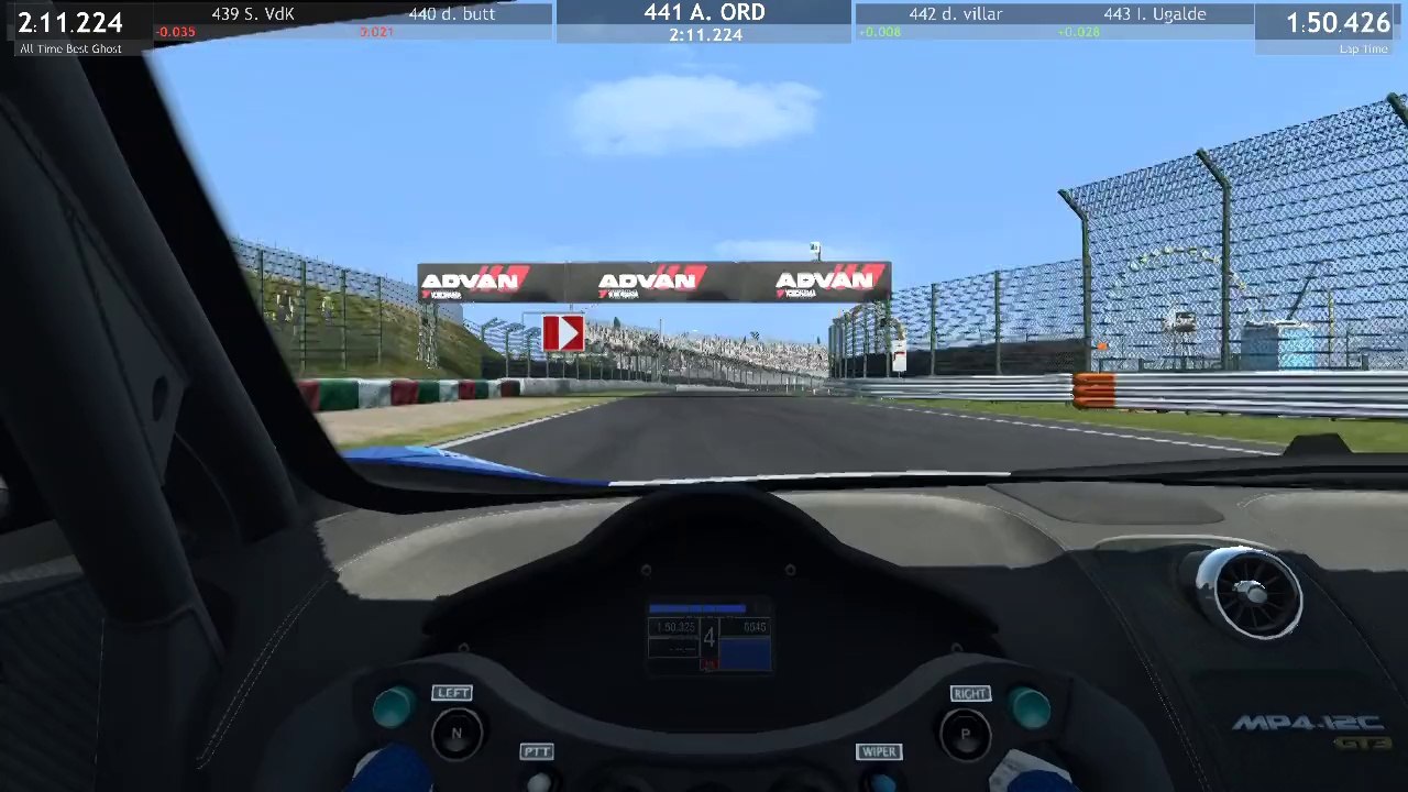 RaceRoom Suzuka McLaren MP4-12C GT3