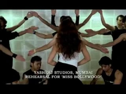 Breaking News on Dailymotion- Sexy Shilpa Shetty's Yoga In Hindi for Complete Fitness for Mind, Body and Soul
