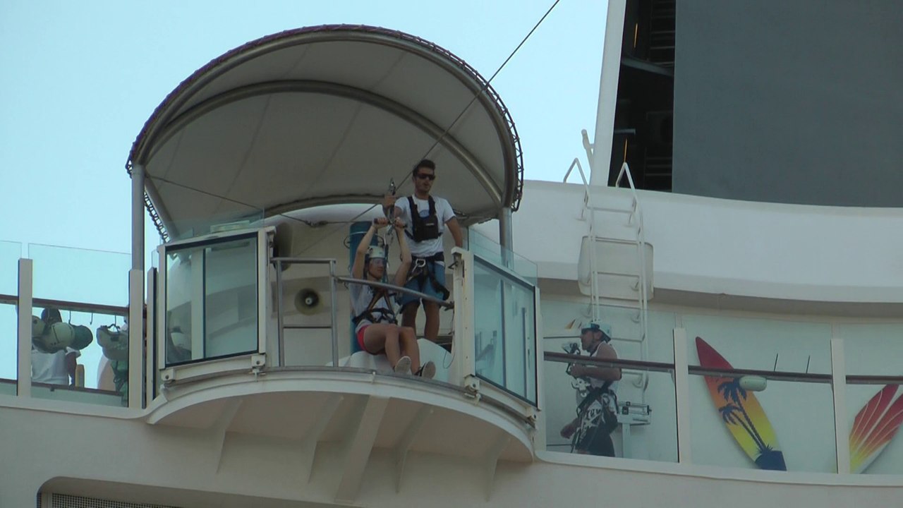 Tyrolienne Zip Line à bord du Oasis of the Seas de la Royal Caribbean International, janvier 2014.