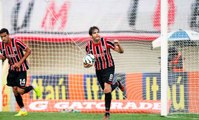 Internautas opinam sobre estreia de Kaká