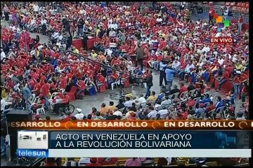 Maduro bautiza libro “Hugo Chávez y la resurrección de un pueblo”