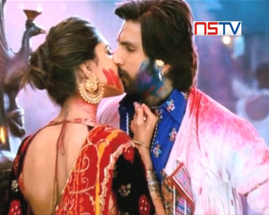 Check out the hottest Kissing scenes