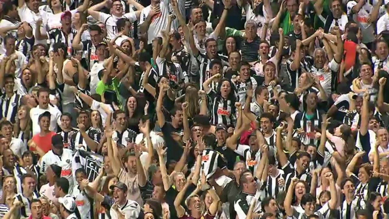 R10 faz hat- trick contra o Figuerense- Brasileirão 2012