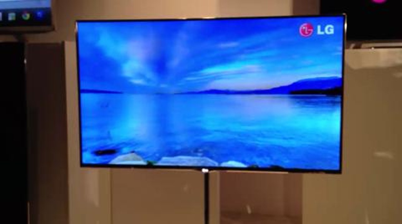 Up Close With LG's 55" OLED Display