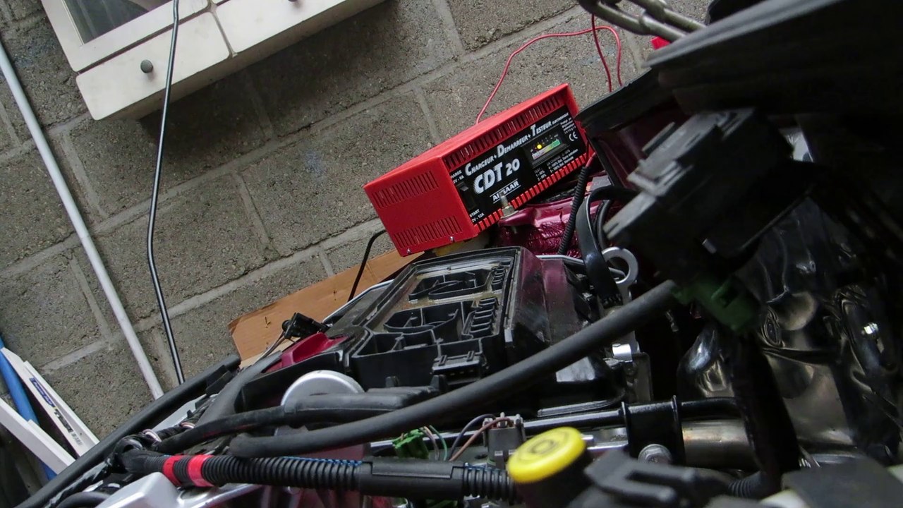 Megane - Test Demarrage (sans allumage)