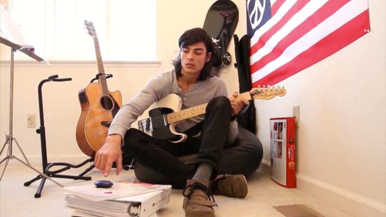 Portable Speaker Doubles as a Bite-Sized Guitar Amp