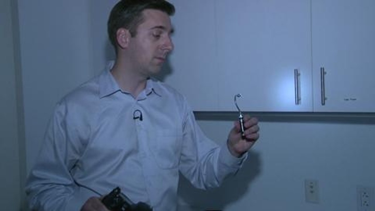Can Nikon's Flagship DSLR See in the Dark?