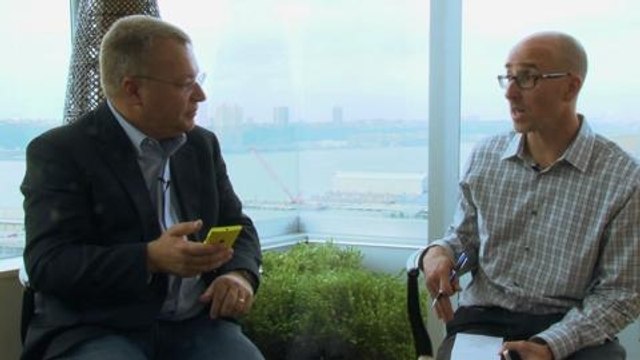 Nokia CEO Previews 920
