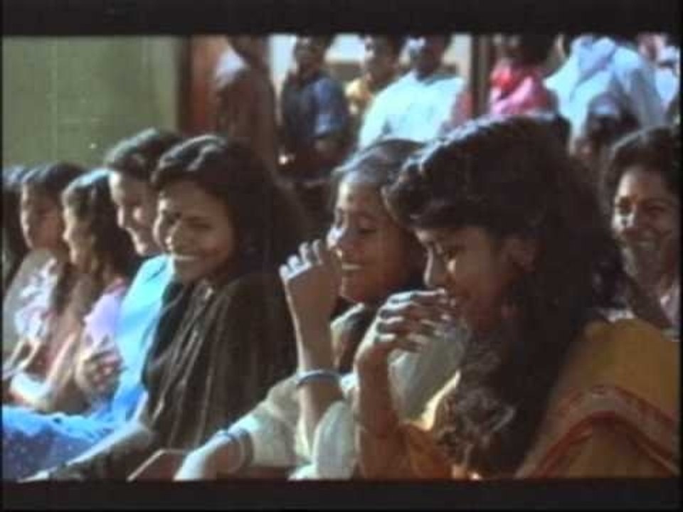 Pede Maan Kann malayalam song - Kuruppinte Kanakku Pustakom