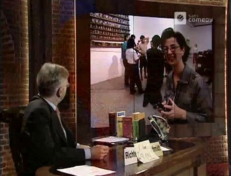 Die Harald Schmidt Show - 1114 - 2002-07-10 - Angelika Kallwass, Nathalie bei der Documenta