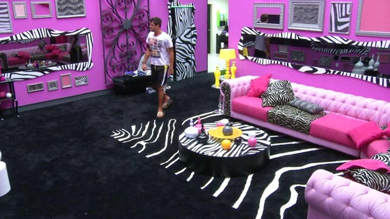Franciele pede para Diego  'Vem aqui me dar um beijo'