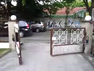 01. Flash Swing Gate