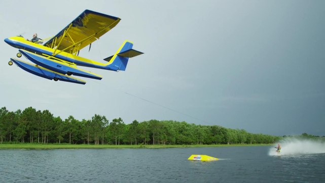 Devinsupertramp presents Barefoot Skiing behind Airplane - Barefoot