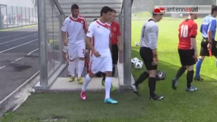 Скачать видео: TG 29.07.14 Bari, presentate le maglie ufficiali