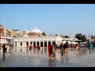 Rawe Wasdi Jhok Faridan Di - Nusrat Fateh Ali Khan (Qawwal)