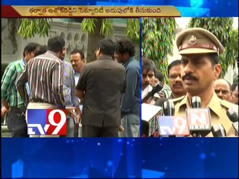 Man breaks Andhra Pradesh assembly gate