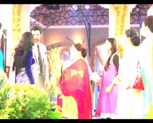 Kumkum Bhagya Abhi insults Pragya