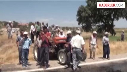 Manisa'da otomobil ile traktör çarpıştı: 8 yaralı