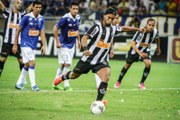 Ronaldinho Gaúcho teria vaga em seu time? Internautas respondem