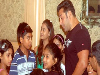 Salman Khan To Help 100 Kids With Heart Ailments