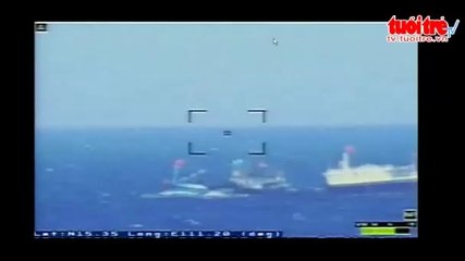 Phát hiện 2 tàu vận tải đổ bộ trang bị tên lửa đối không