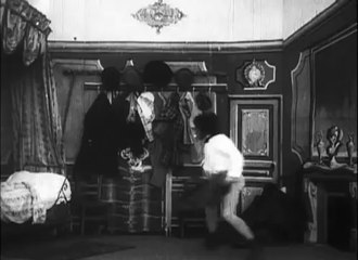 Melies (1900): Déshabillage.Impossible